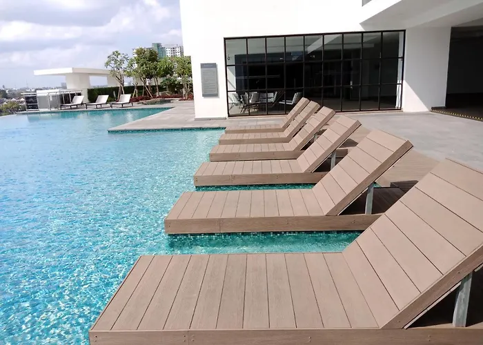 1Tebrau Premium Suites by 12stay